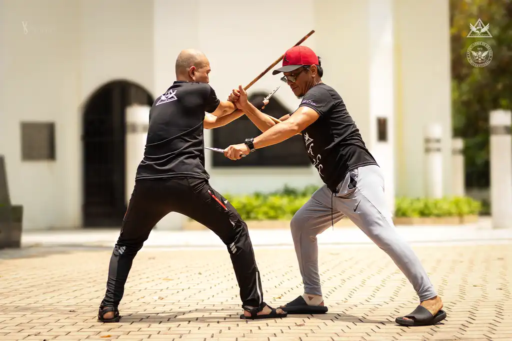 Espada y Daga training with Master Buboy Ador. Photo by Josh Balburias.